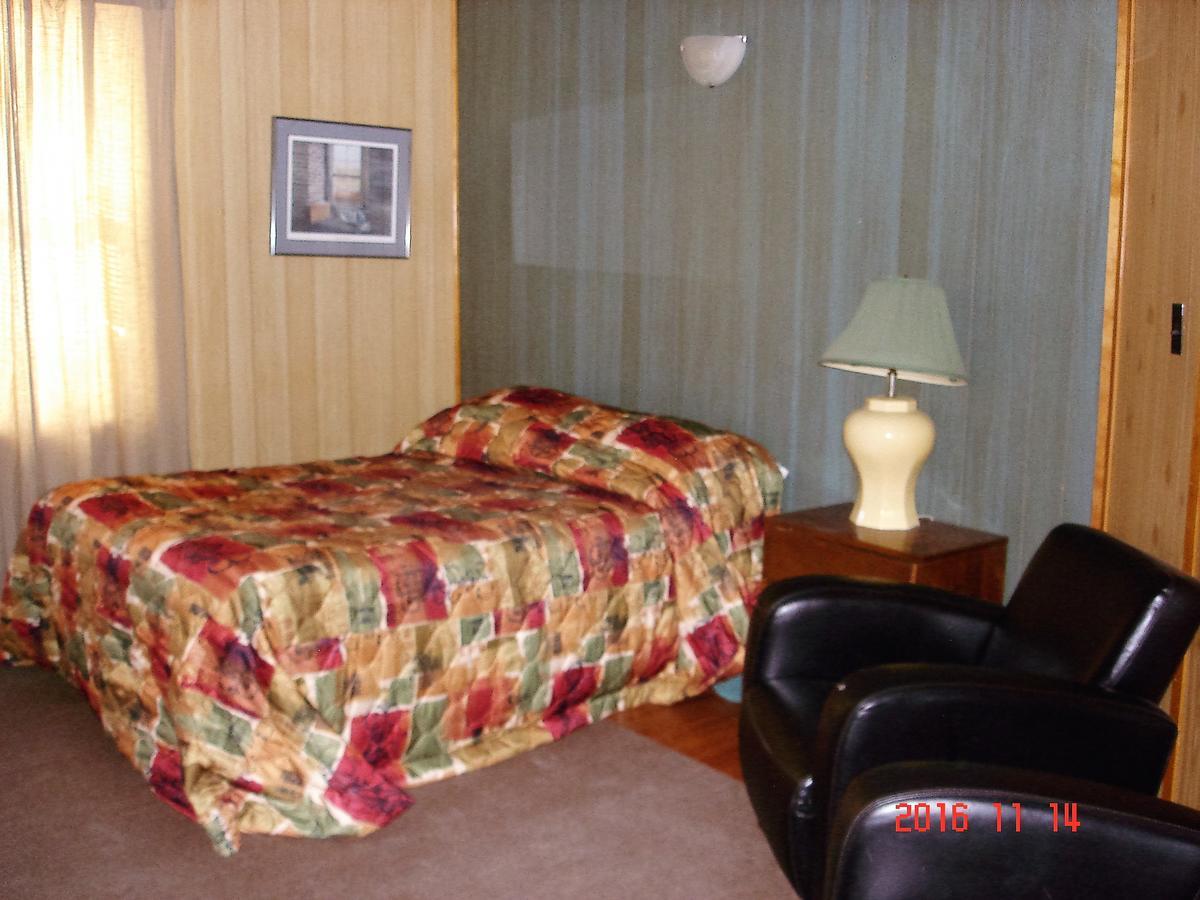 Simpson Hotel Buitenkant foto